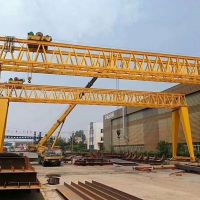 大連門式起重機