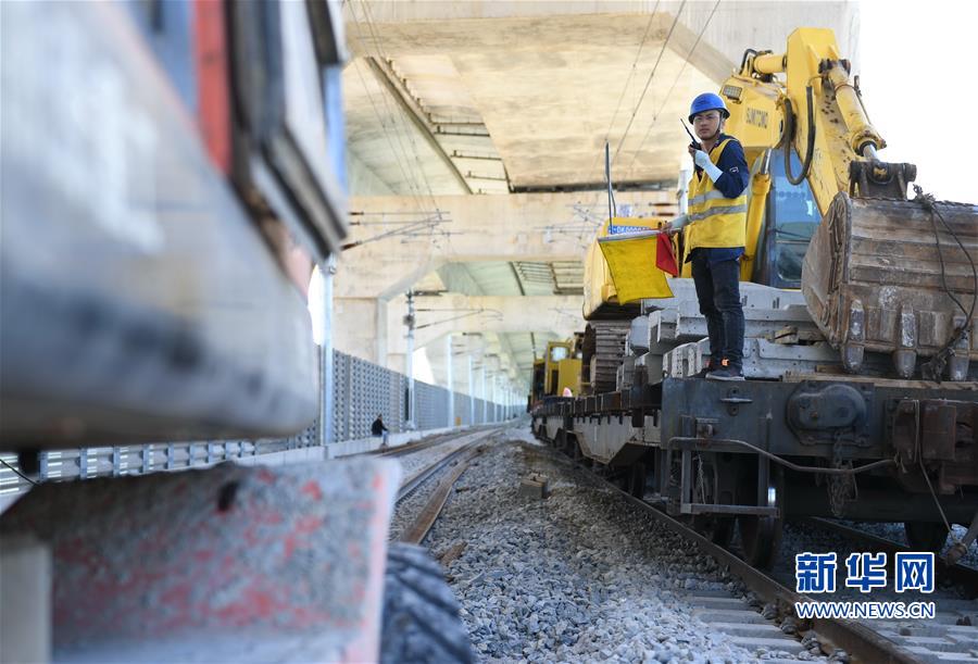 （經濟）（3）福建：平潭海峽公鐵大橋最后一根鐵路長軌換鋪完成