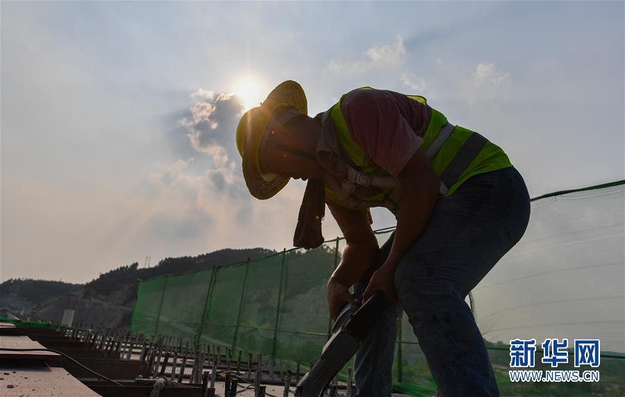 （經濟）（2）廣東清遠磁浮旅游專線開始鋪軌