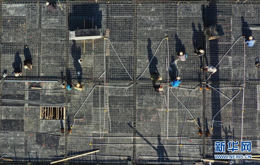 (經(jīng)濟)(1)河北新發(fā)地(曹妃甸)現(xiàn)代商貿(mào)物流基地項目建設(shè)正酣