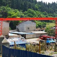 興山縣龍門吊起重機(jī)各種型號(hào)起重機(jī)，行吊廠家直銷