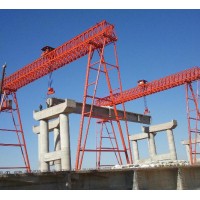 新疆烏魯木齊提梁機(jī)路橋門機(jī)結(jié)構(gòu)新穎