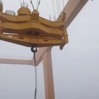 旋轉(zhuǎn)過渡上架及吊鉤橫梁組合使用