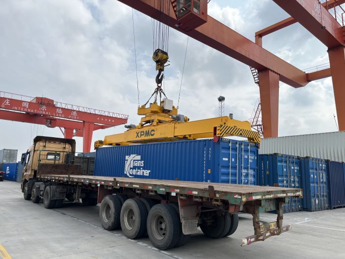 單吊鉤伸縮旋轉平移吊具